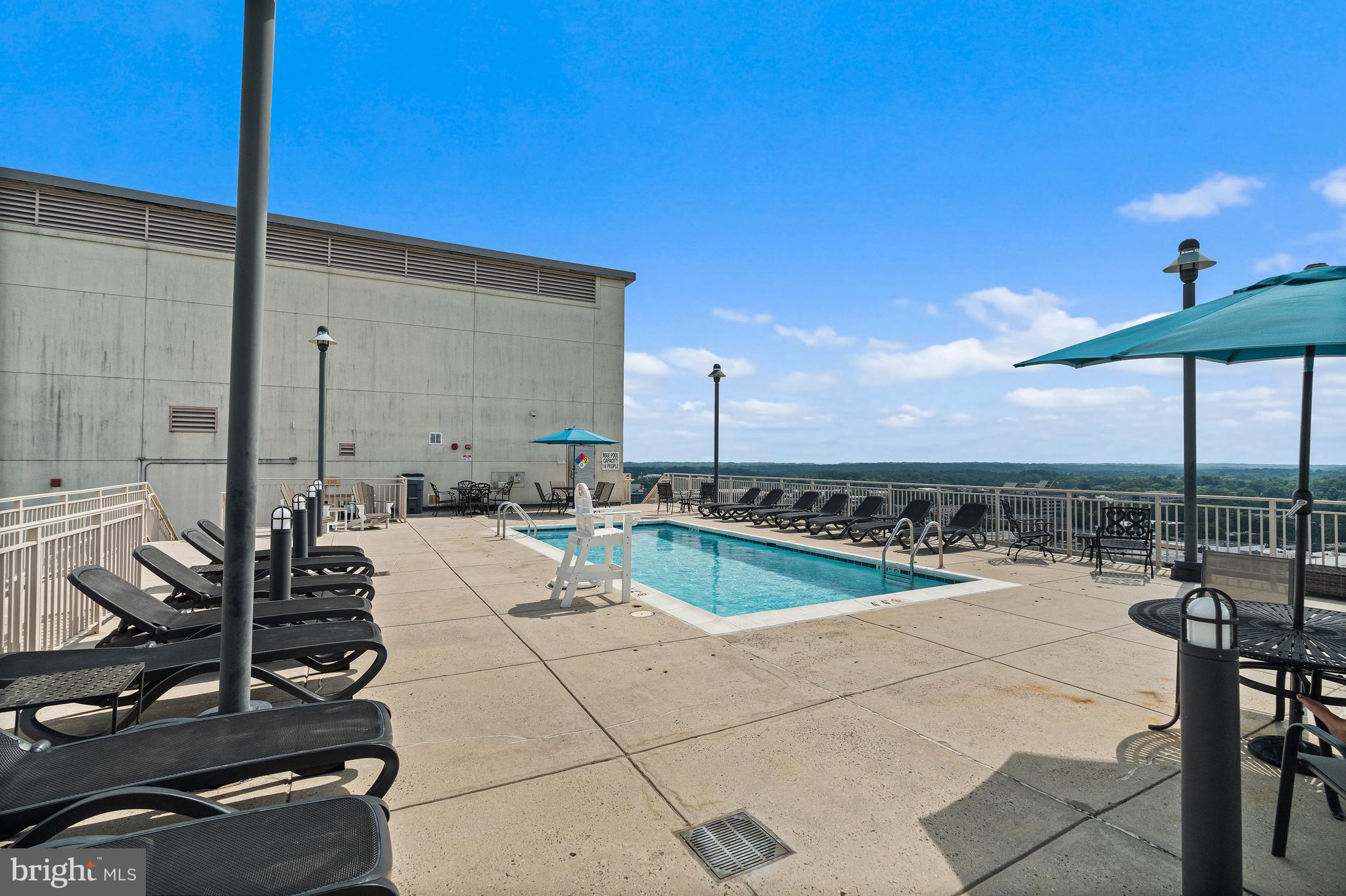 2726 Gallows Road, Unit 712 Vienna, VA 22180 - Photo 36 of 55 Condominium: Rooftop Pool