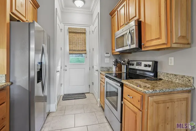 $315,000 | 4637 Burbank Drive, Unit 304, Baton Rouge, LA 70820