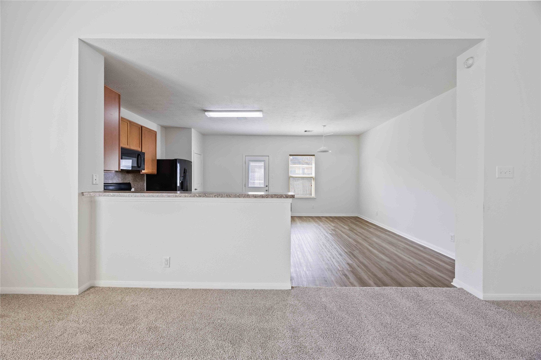 221 Shoshone Ridge Drive La Marque, TX 77568 - Photo 7 of 30