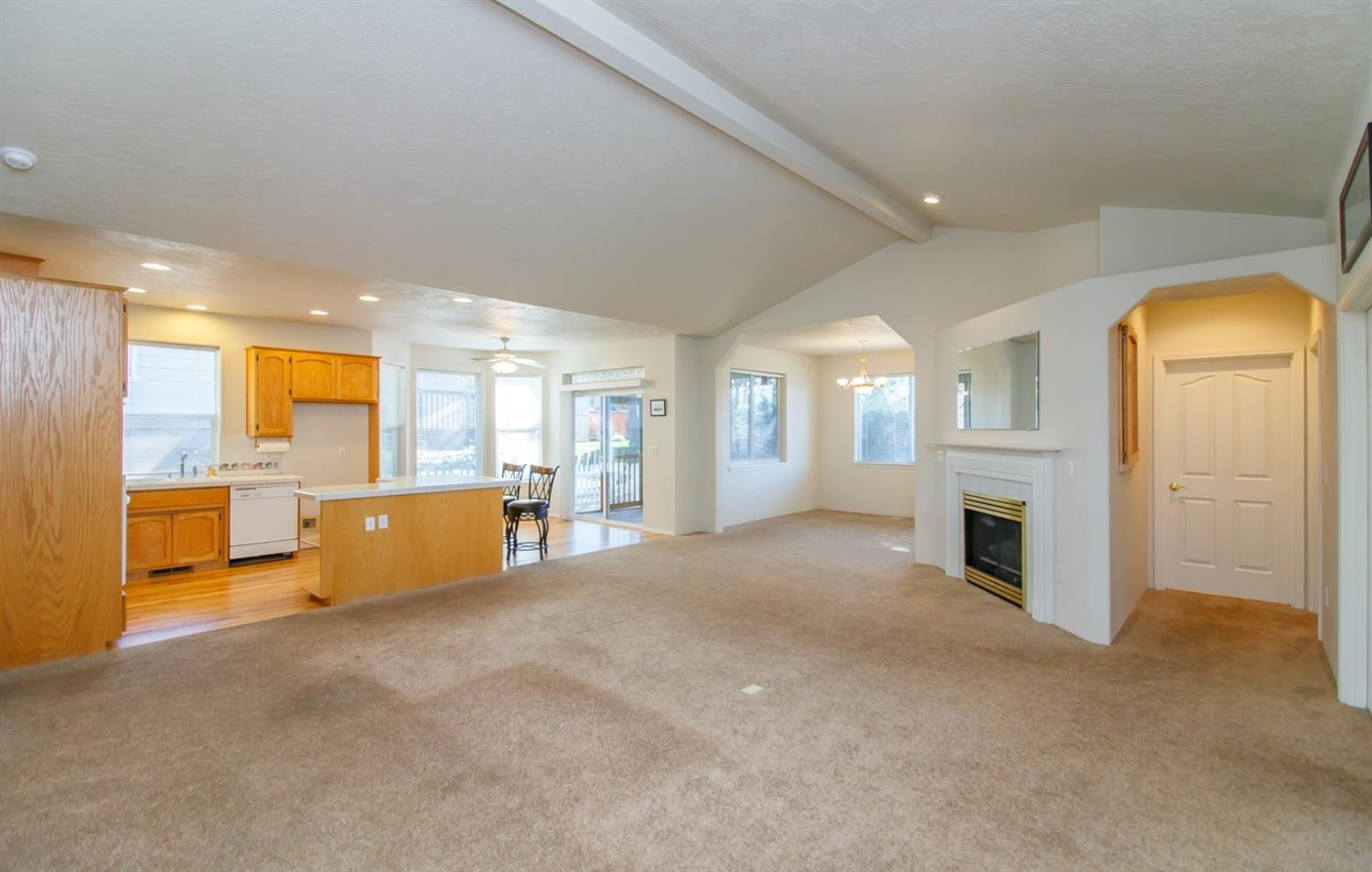 2398 Springbrook Road, Unit 5 Medford, OR 97504 - Photo 5 of 26 Vaulted ceiling and gas fireplace, perfe