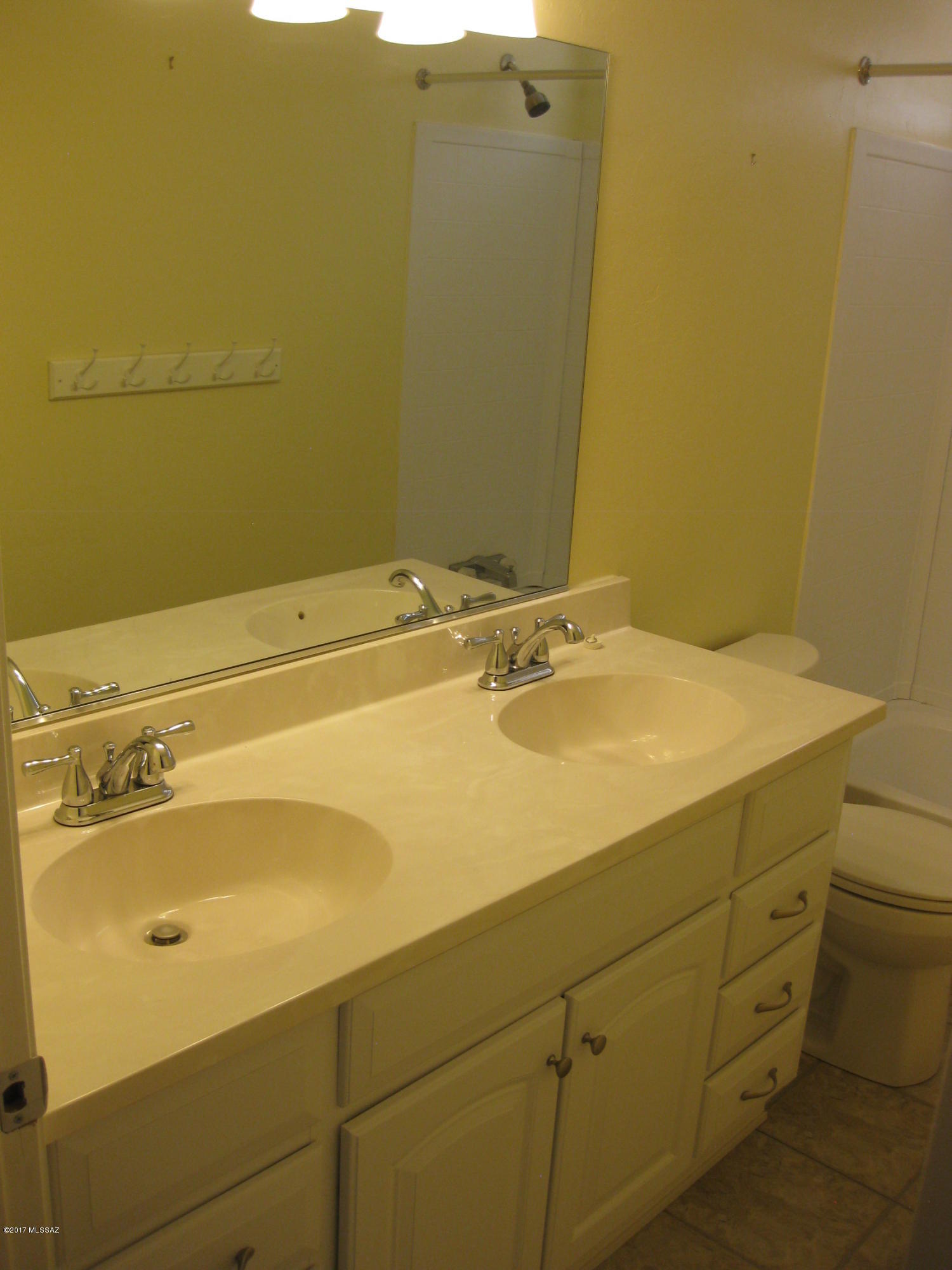 7365 North Pear Tree Road Tucson, AZ 85743 - Photo 16 of 31 Gallery Image 16