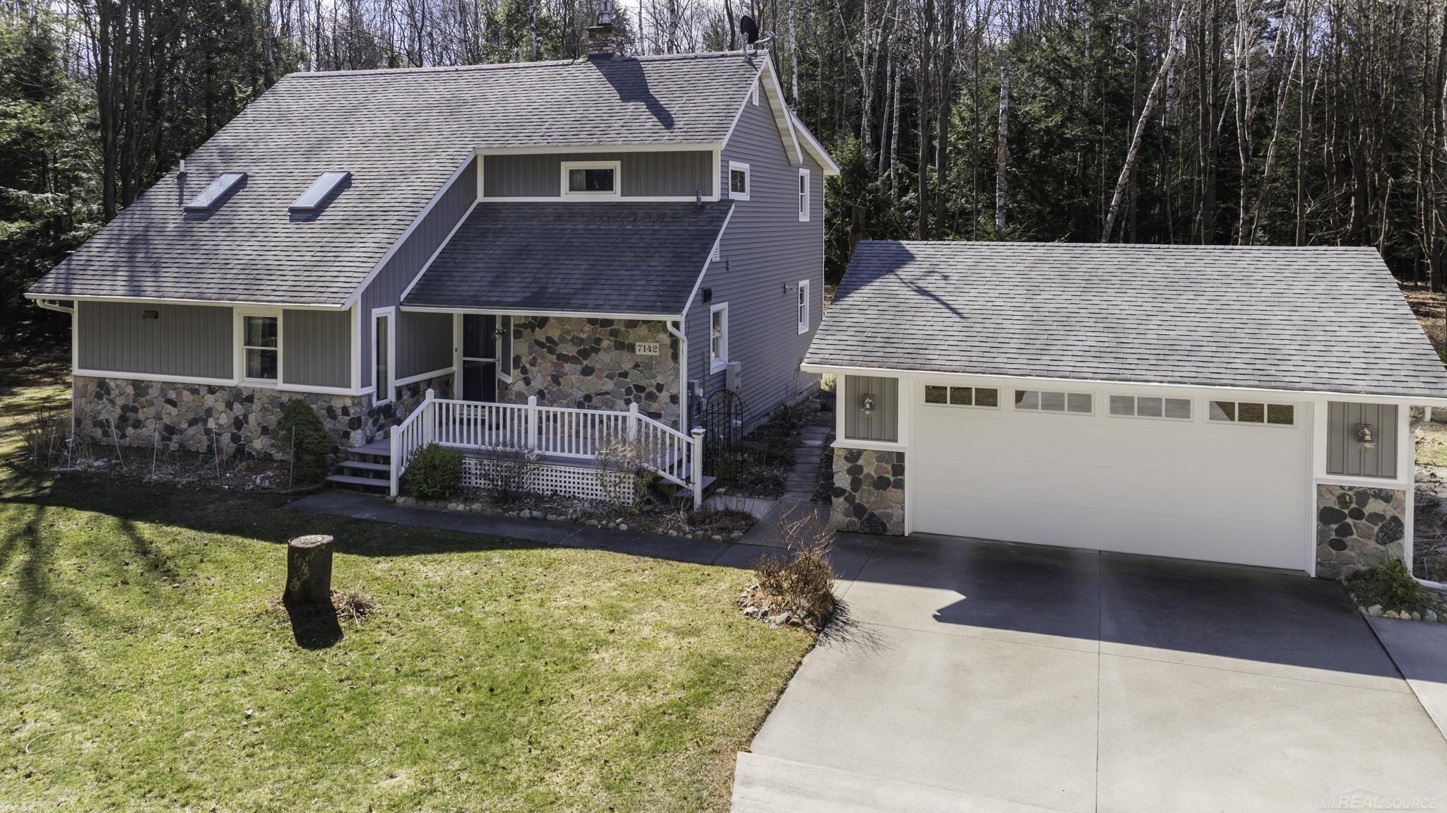 7142 Aitken Road Lexington, MI 48450 - Photo 5 of 59