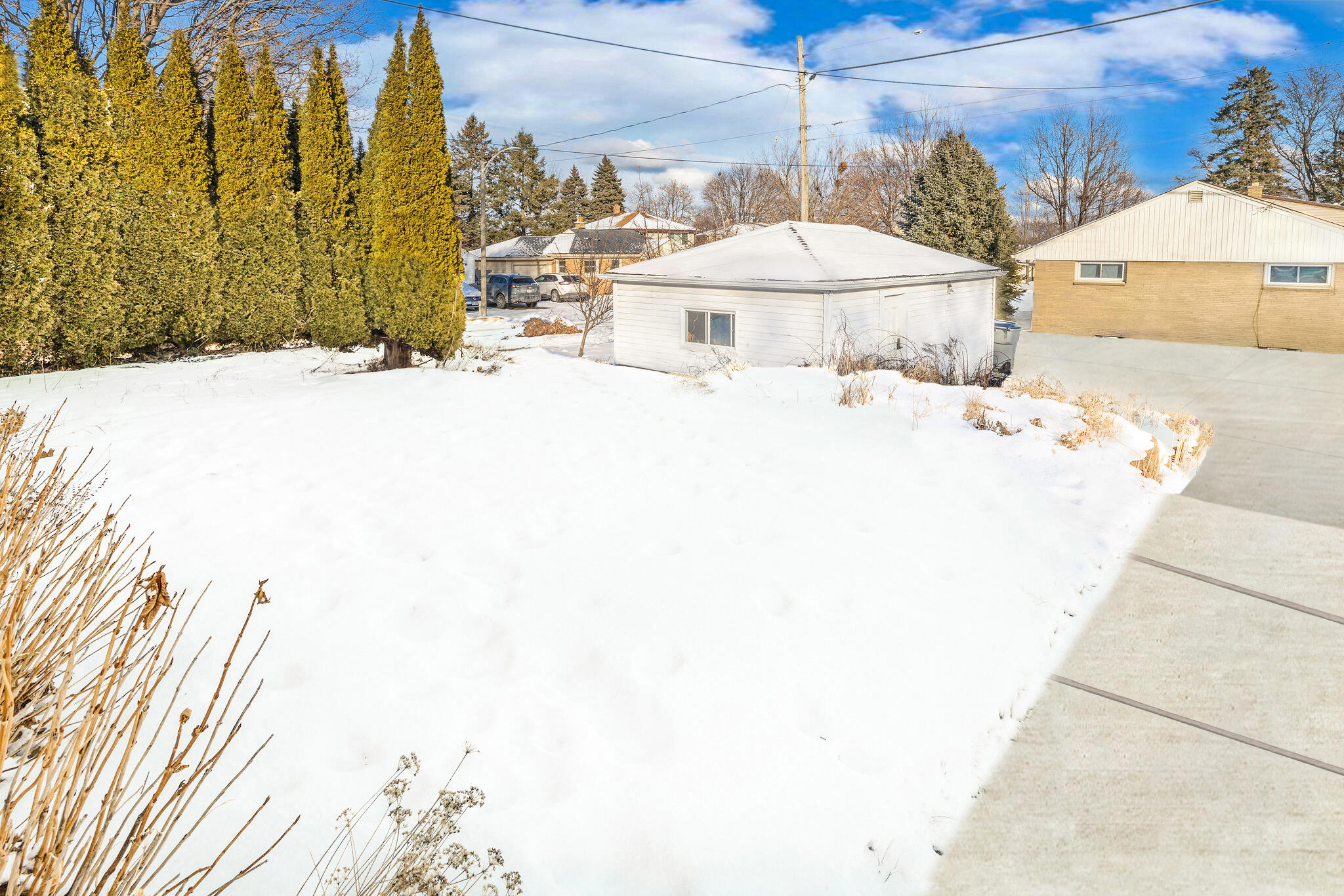 3602 South Whitnall Avenue Milwaukee, WI 53207 - Photo 9 of 10 Backyard