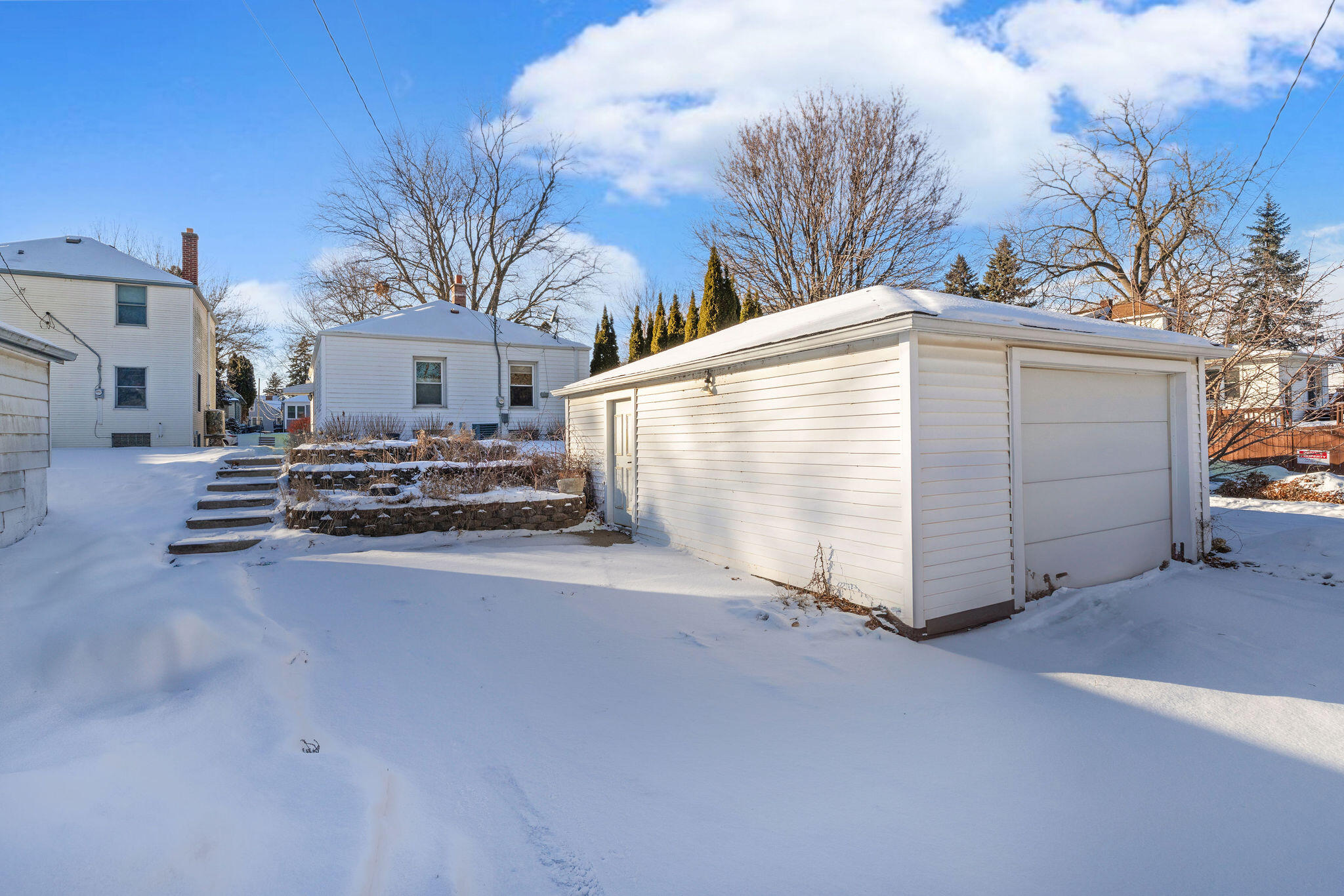 3602 South Whitnall Avenue Milwaukee, WI 53207 - Photo 10 of 10 Garage & Parking