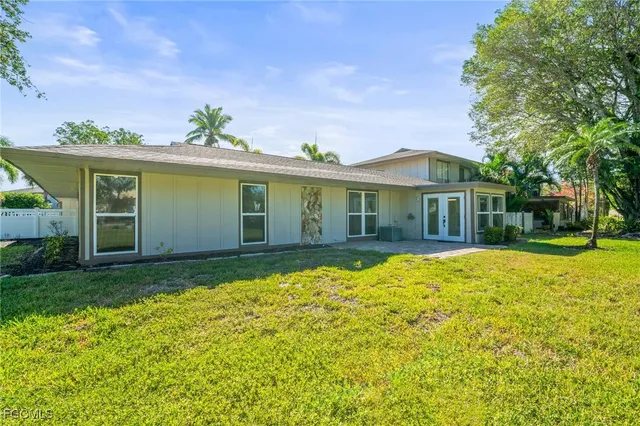 $1,750 | 4293 Island Circle, Unit 2, Fort Myers, FL 33919