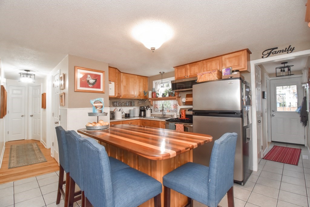 61 Arthur Street Springfield, MA 01104 - Photo 11 of 42