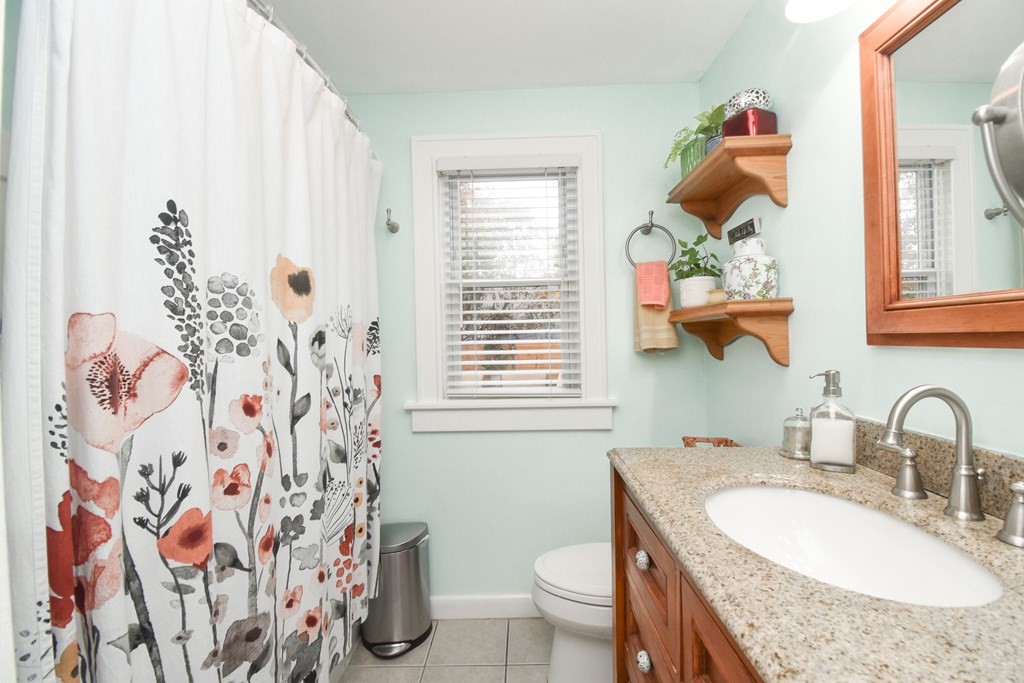 61 Arthur Street Springfield, MA 01104 - Photo 17 of 42