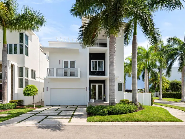 $1,795,000 | 8405 Northwest 34th Street, Doral, FL 33178