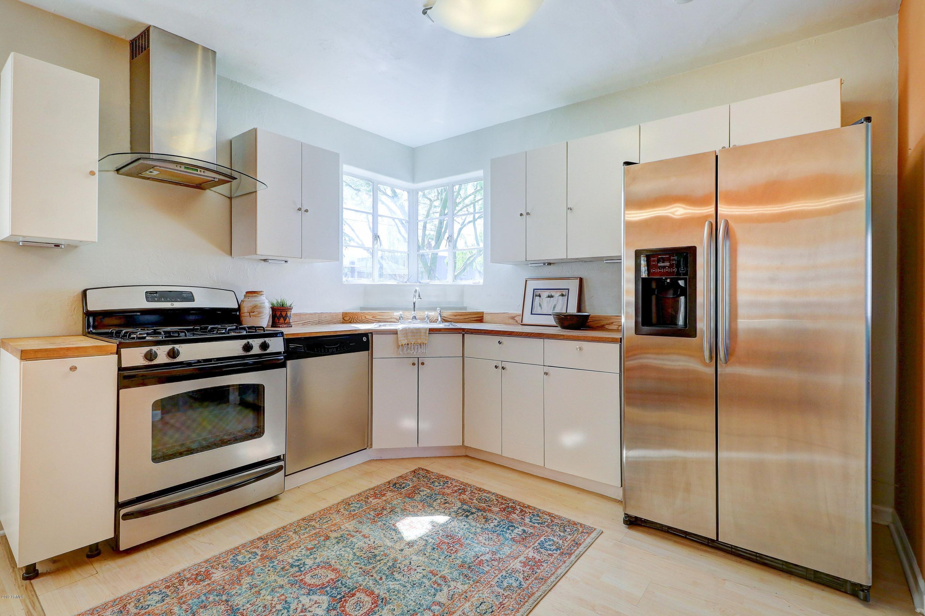 1813 East Almeria Road Phoenix, AZ 85006 - Photo 15 of 25 KITCHEN