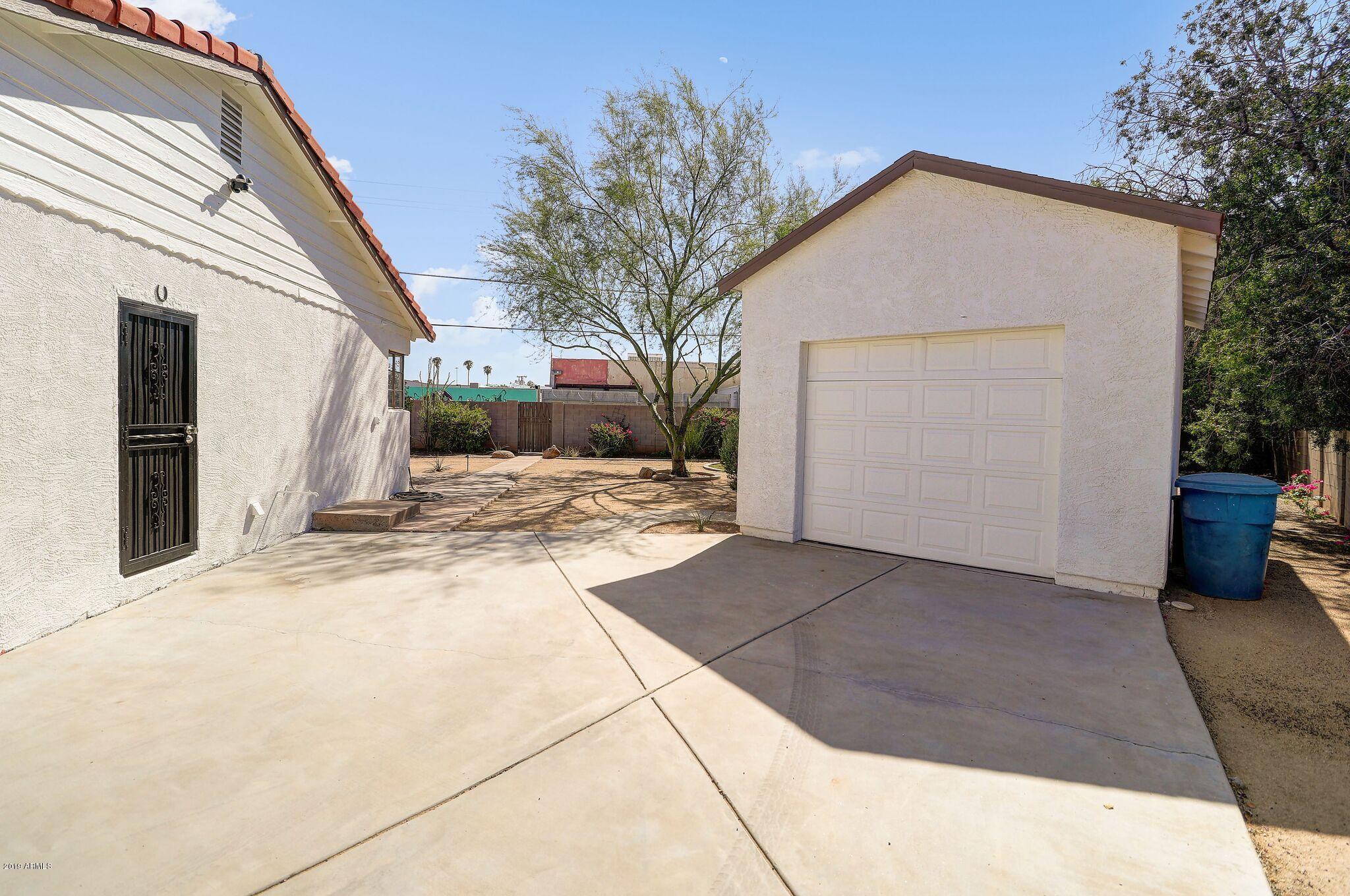 1813 East Almeria Road Phoenix, AZ 85006 - Photo 4 of 25 DETACHED GARAGE