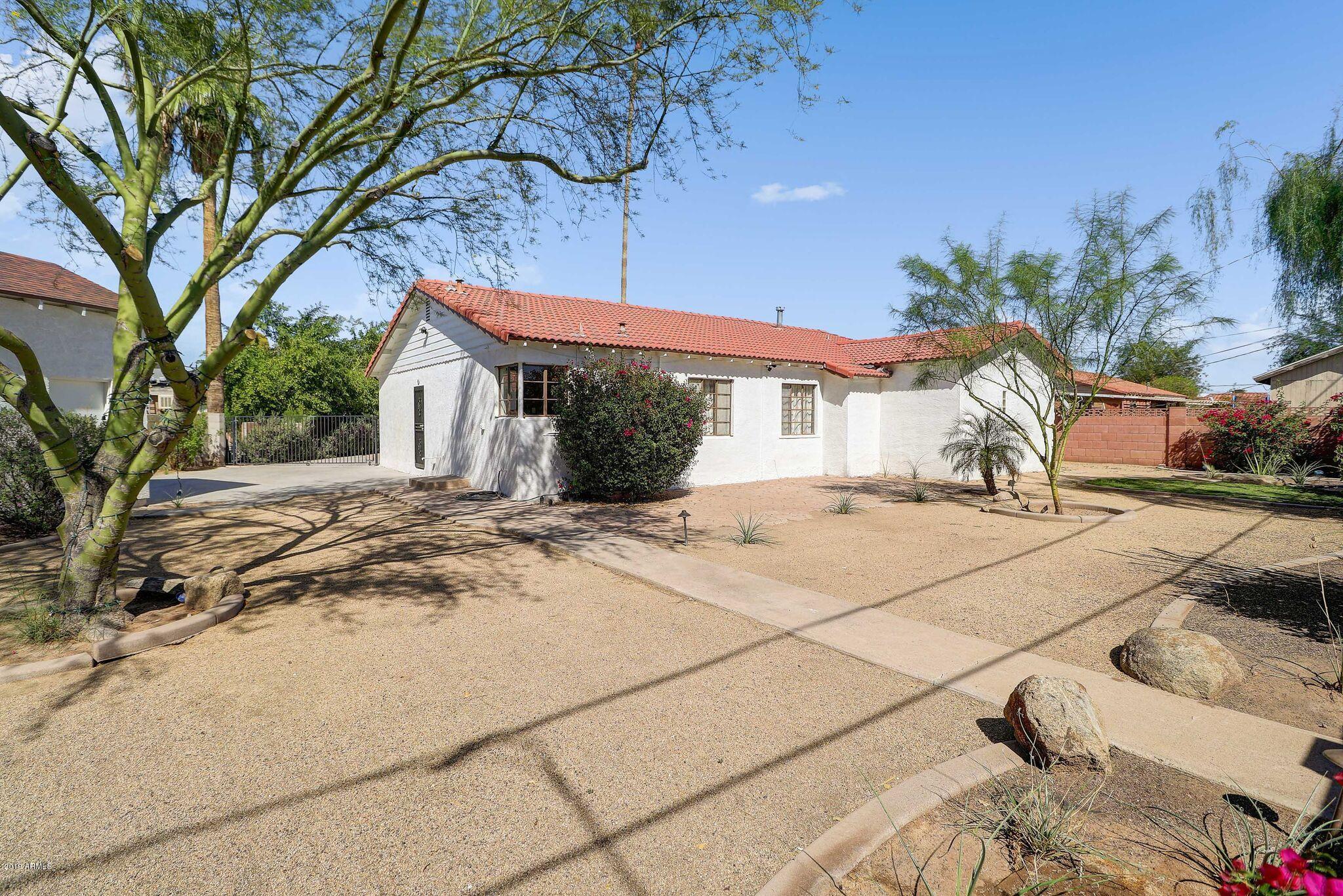 1813 East Almeria Road Phoenix, AZ 85006 - Photo 5 of 25 BACKYARD