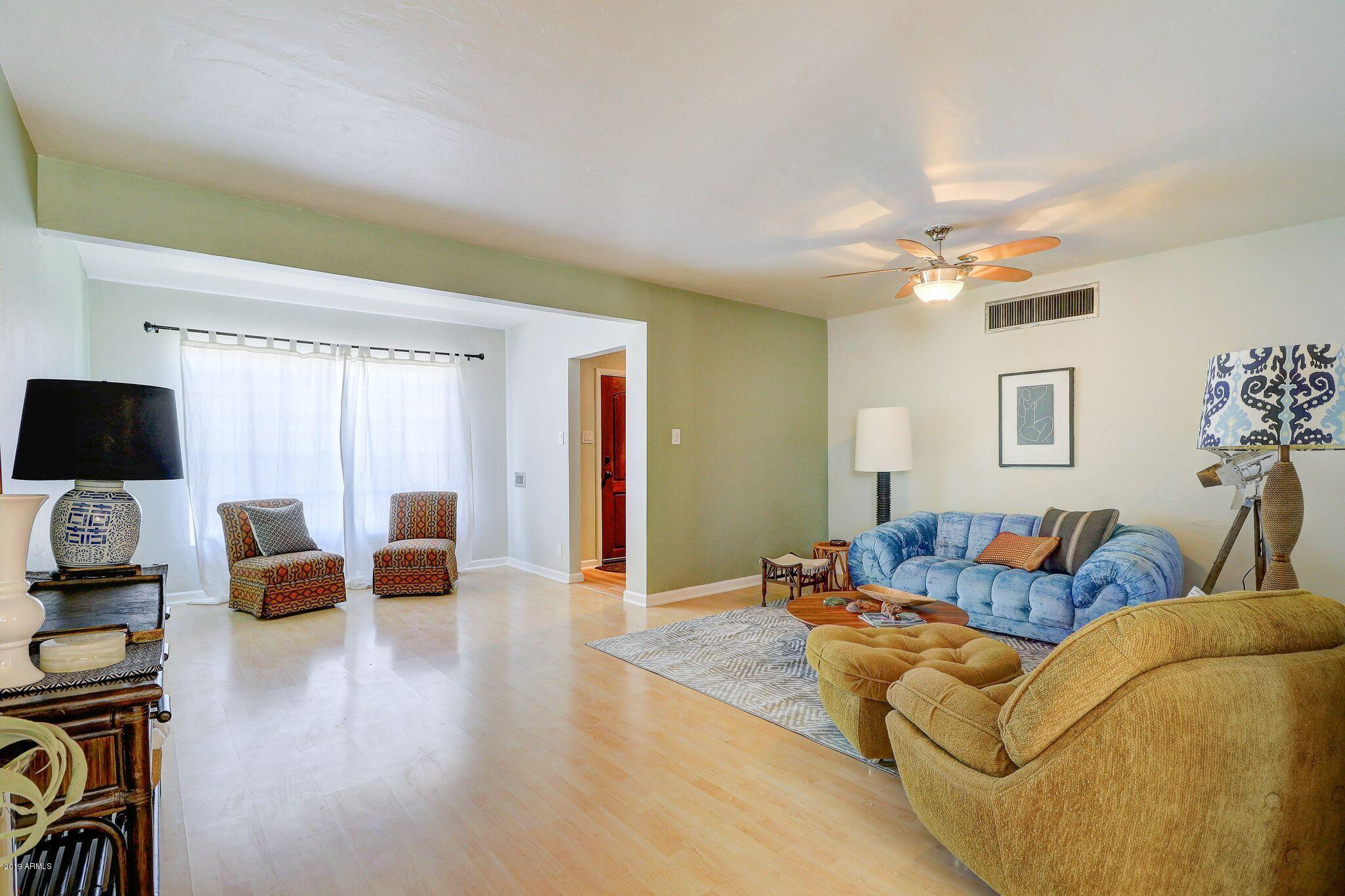 1813 East Almeria Road Phoenix, AZ 85006 - Photo 10 of 25 LIVING ROOM