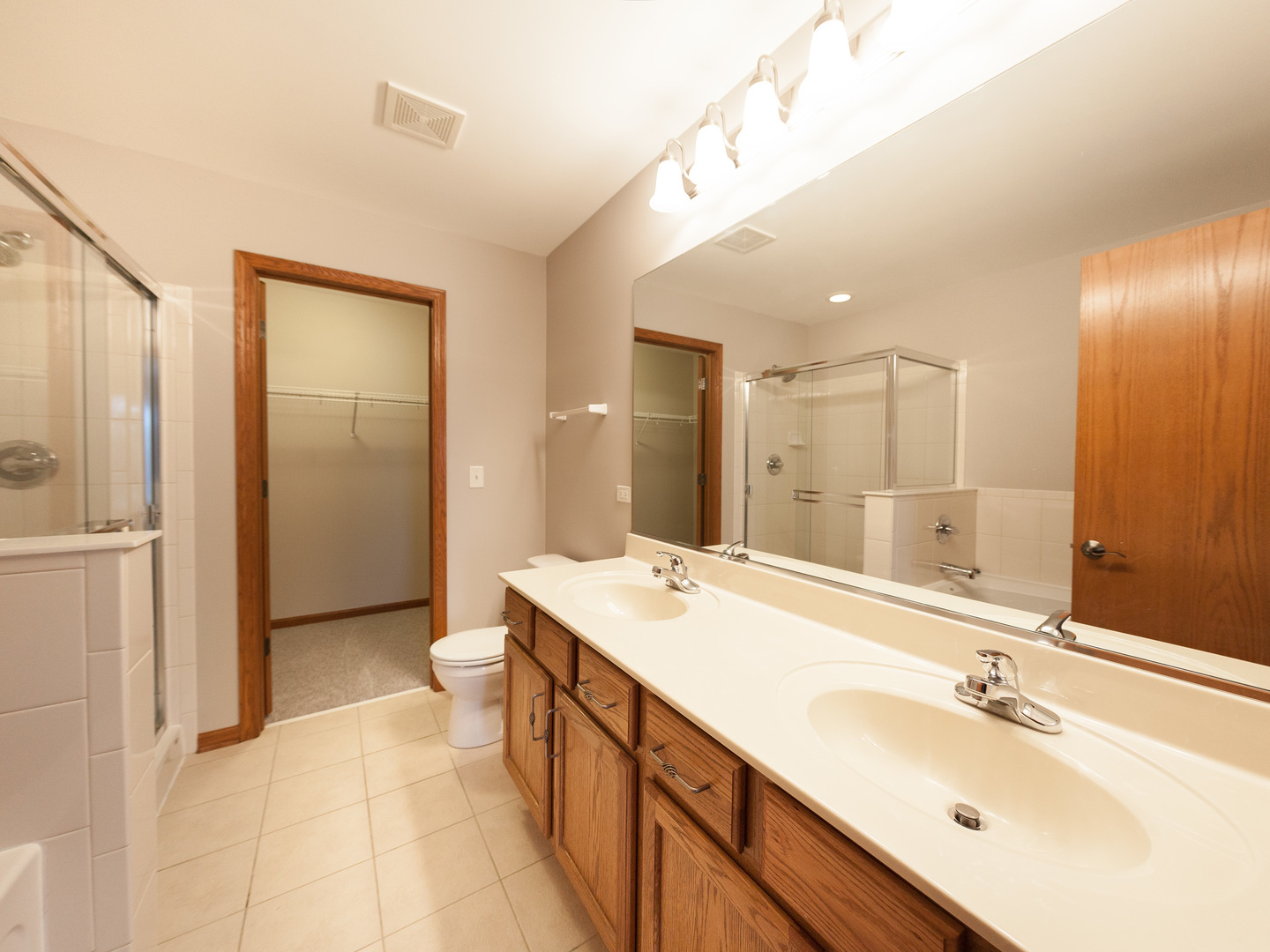 265 Fitzgerald Circle Carol Stream, IL 60188 - Photo 8 of 20