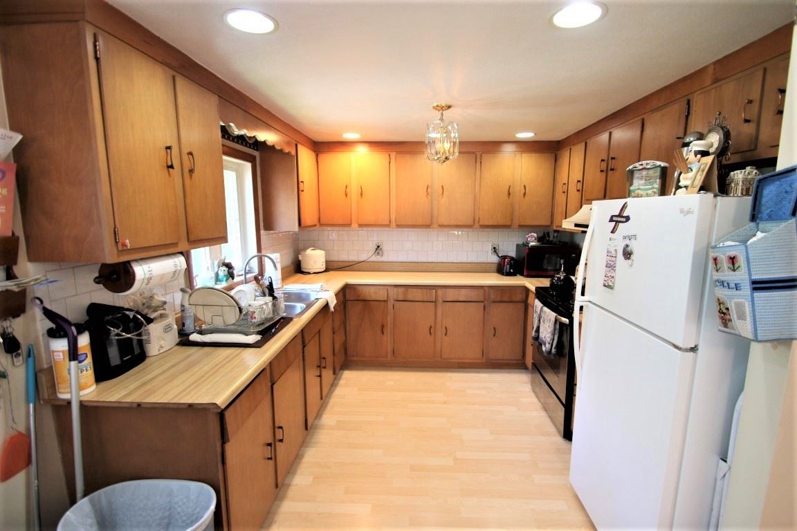 8 Hawley Road Windham, NH 03087 - Photo 3 of 16