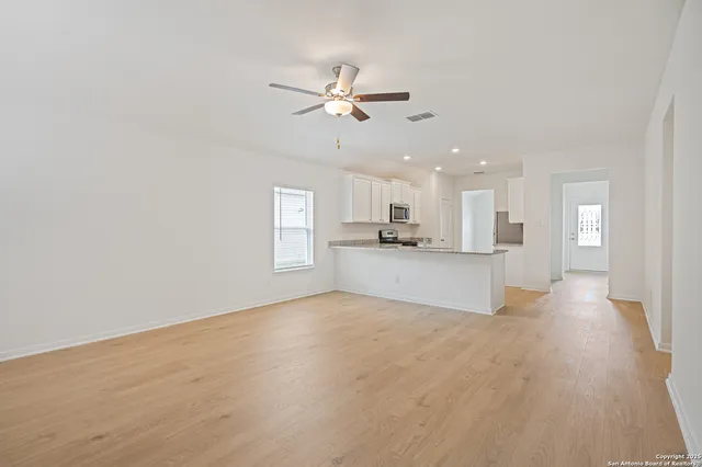 $2,055 | 11832 Luckey Villa, San Antonio, TX 78252