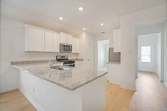 $2,055 | 11832 Luckey Villa, San Antonio, TX 78252