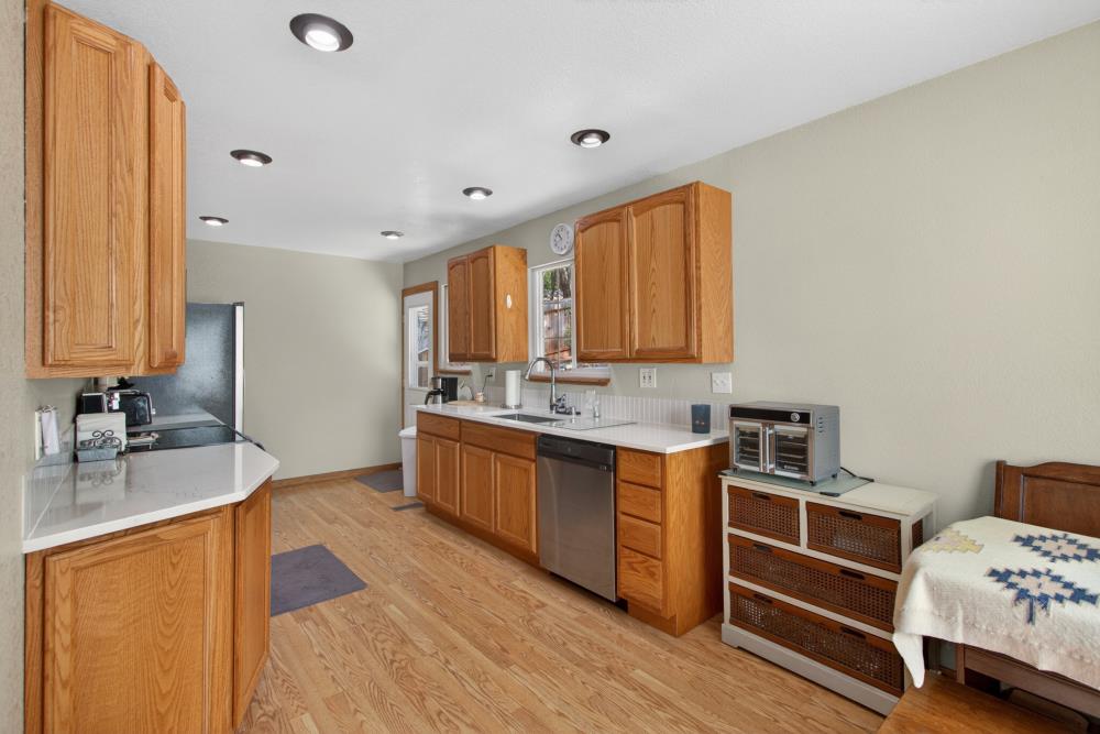 13090 North Day Road Grass Valley, CA 95945 - Photo 28 of 49