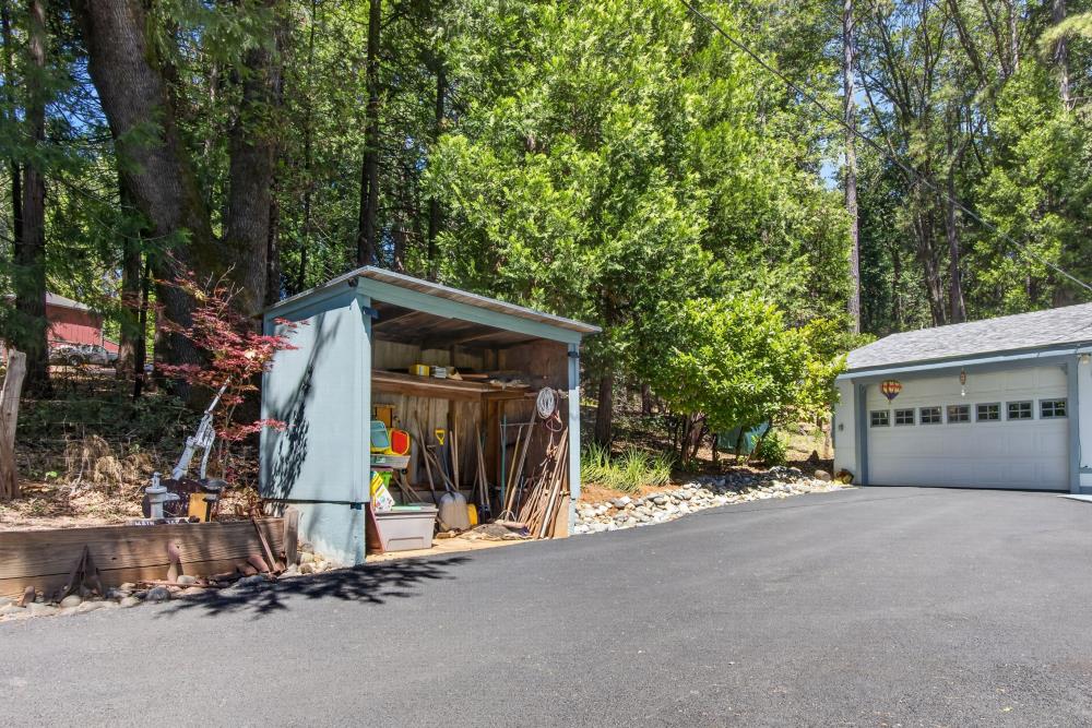 13090 North Day Road Grass Valley, CA 95945 - Photo 7 of 49