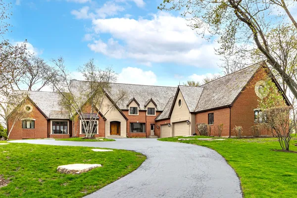 $1,790,000 | 13 Kensington Drive, North Barrington, IL 60010