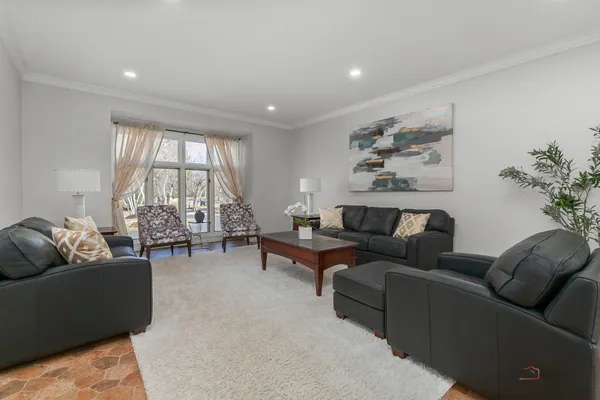 $1,790,000 | 13 Kensington Drive, North Barrington, IL 60010