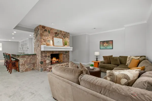 $1,790,000 | 13 Kensington Drive, North Barrington, IL 60010