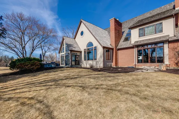 $1,790,000 | 13 Kensington Drive, North Barrington, IL 60010