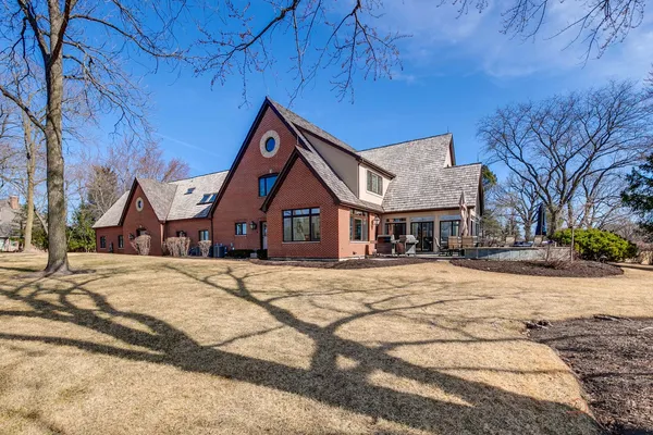 $1,790,000 | 13 Kensington Drive, North Barrington, IL 60010