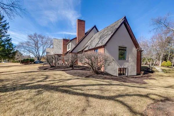 $1,790,000 | 13 Kensington Drive, North Barrington, IL 60010