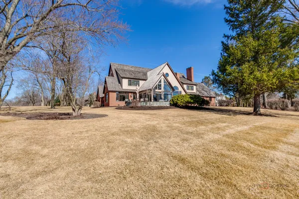 $1,790,000 | 13 Kensington Drive, North Barrington, IL 60010