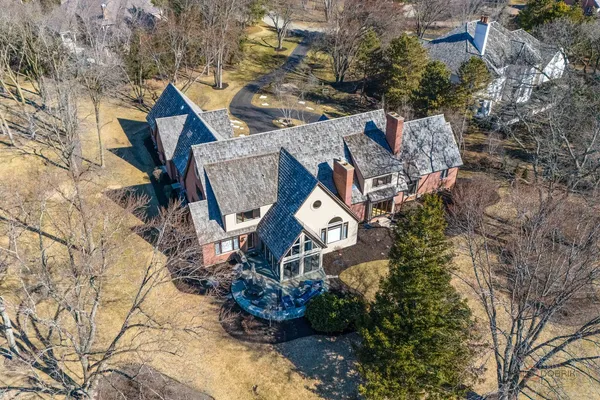 $1,790,000 | 13 Kensington Drive, North Barrington, IL 60010