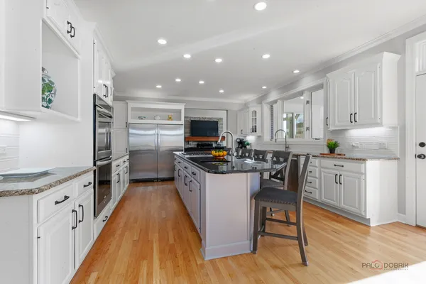 $1,790,000 | 13 Kensington Drive, North Barrington, IL 60010