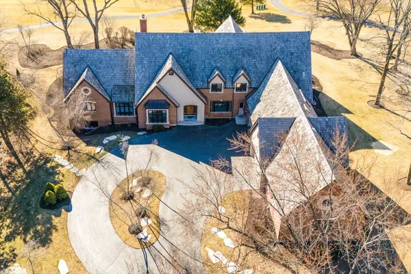 $1,790,000 | 13 Kensington Drive, North Barrington, IL 60010