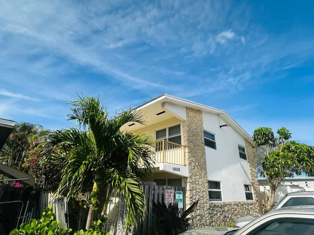 $1,850 | 1609 South Federal Highway, Unit 201, Lake Worth Beach, FL 33460