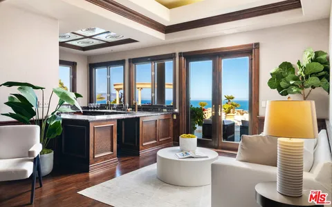 $90,000,000 | 28824 Cliffside Drive, Malibu, CA 90265