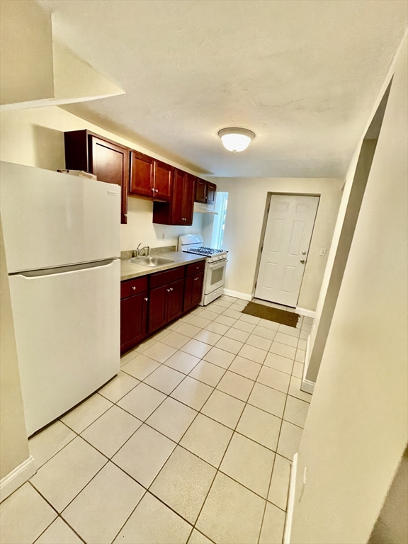 5 Ashland Street Worcester, MA 01609 - Photo 9 of 19
