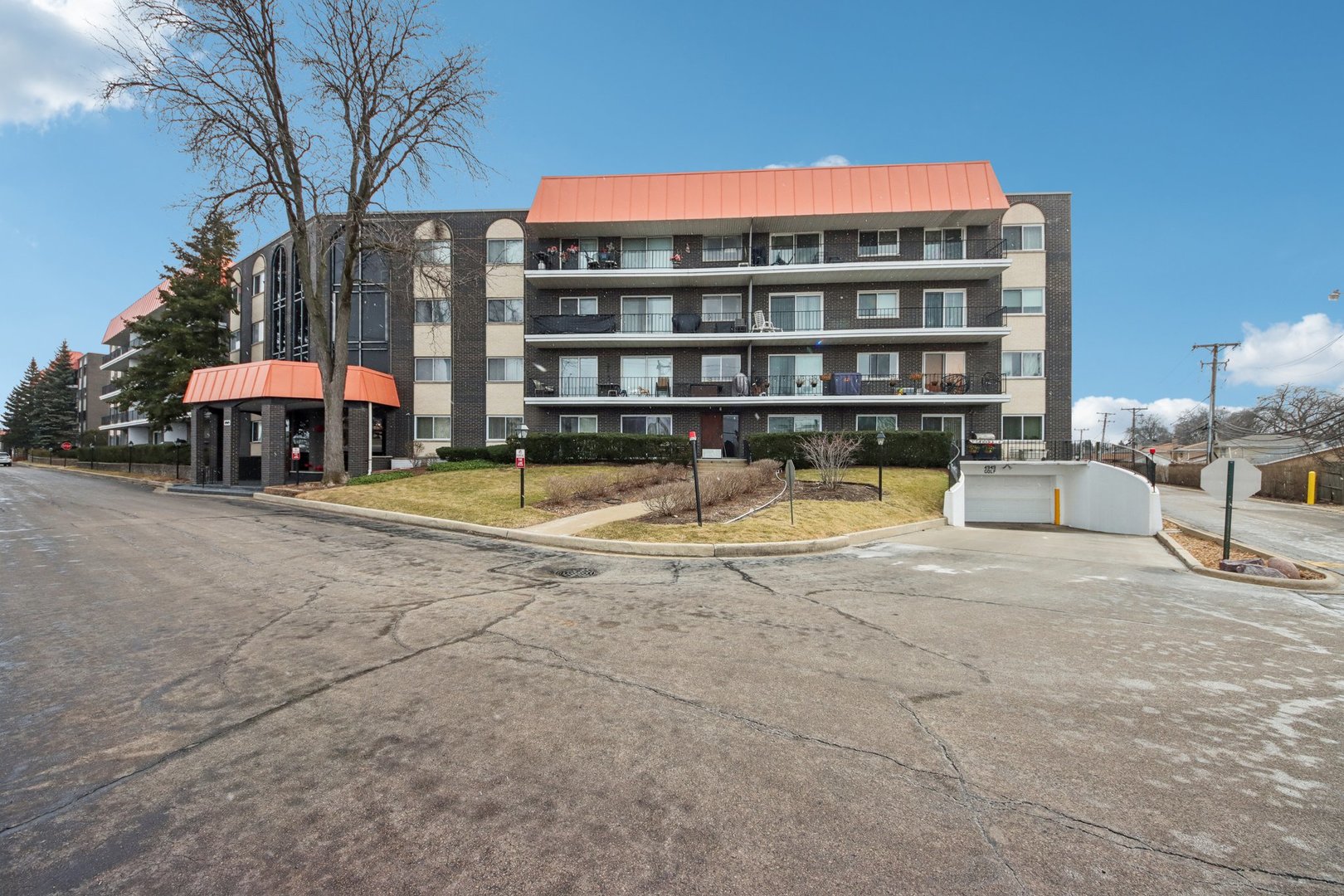 4949 Golf Road, Unit 308 Skokie, IL 60077 - Photo 2 of 30 Gallery Image 2
