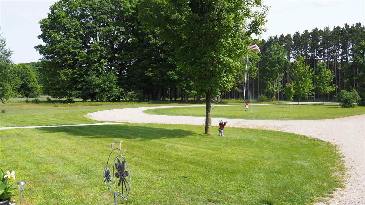 18392 Karlin Road Thompsonville, MI 49683 - Photo 30 of 37 1890145-29.JPG