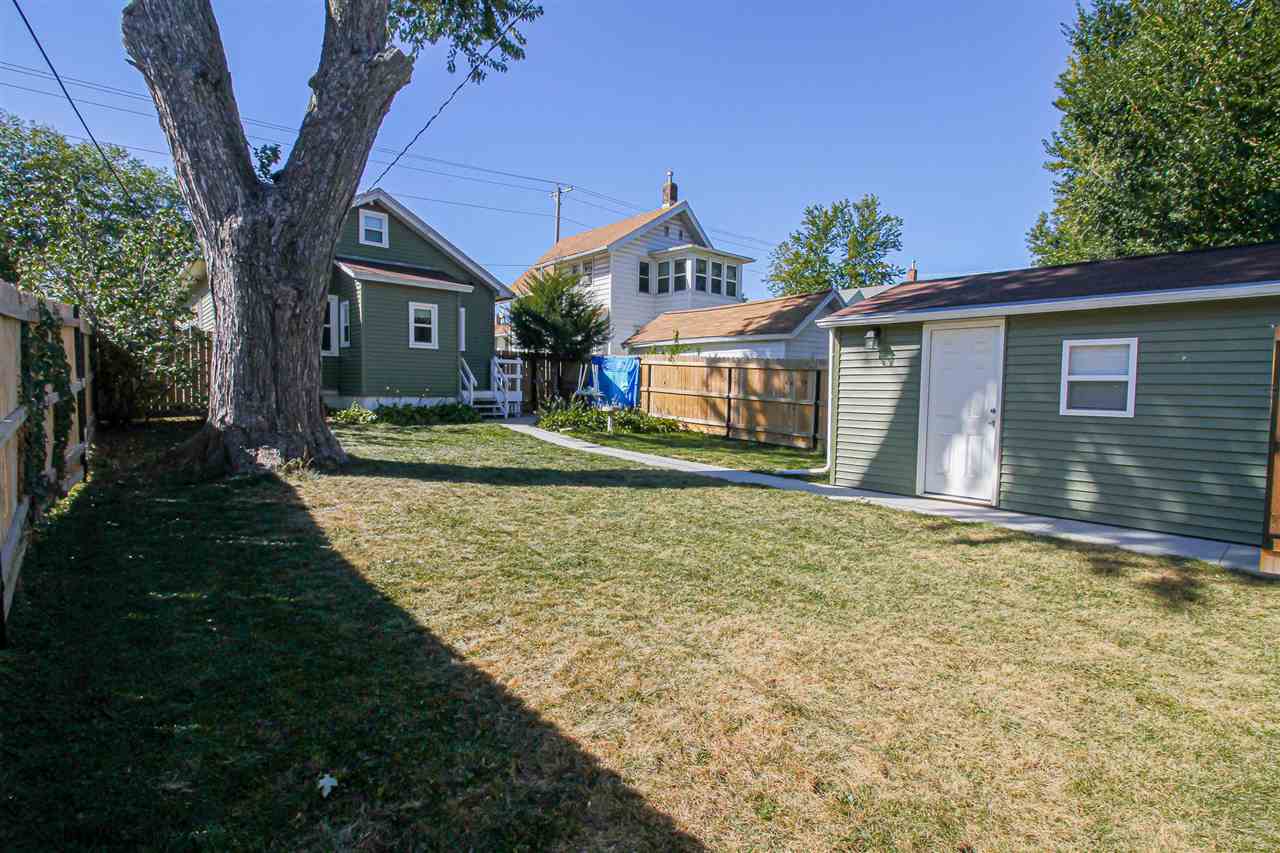 866 Oakland Road Northeast Cedar Rapids, IA 52402 - Photo 29 of 30 Gallery Image 29