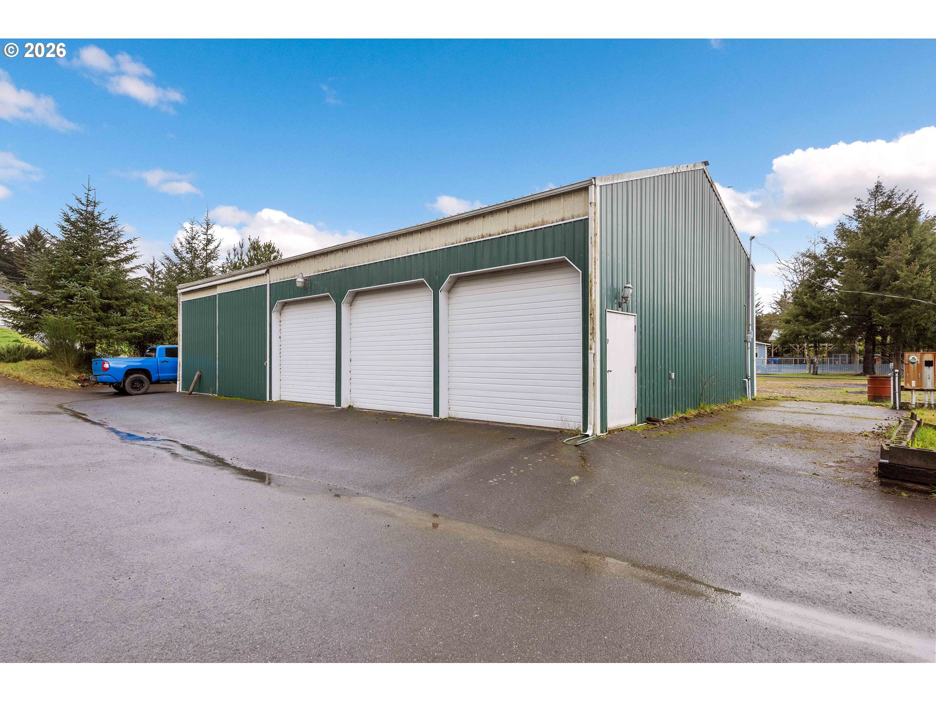 63255 Sunrise Road Coos Bay, OR 97420 - Photo 4 of 43