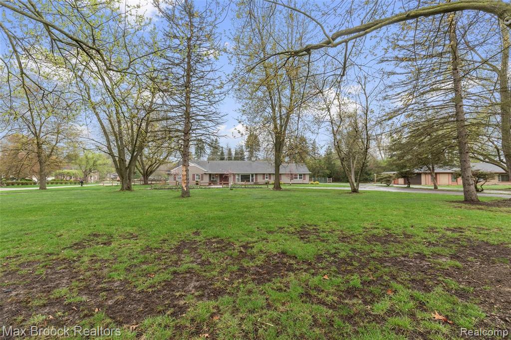 20635 West 13 Mile Road Franklin, MI 48025 - Photo 6 of 38