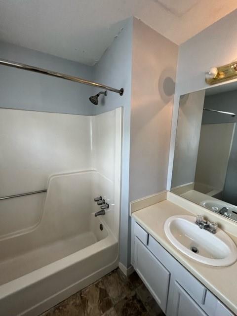 236 Chads Ford Way Roswell, GA 30076 - Photo 8 of 24 a bathroom with a sink and a bathtub