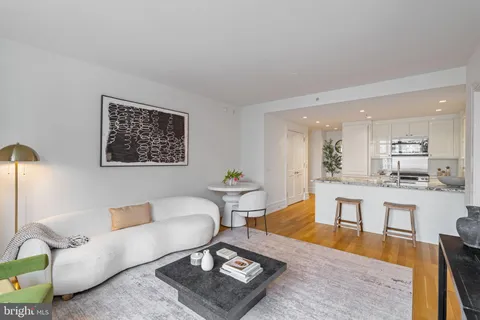 $685,000 | 130 South 18th Street, Unit 501, Philadelphia, PA 19103