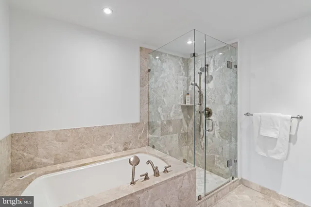 $685,000 | 130 South 18th Street, Unit 501, Philadelphia, PA 19103