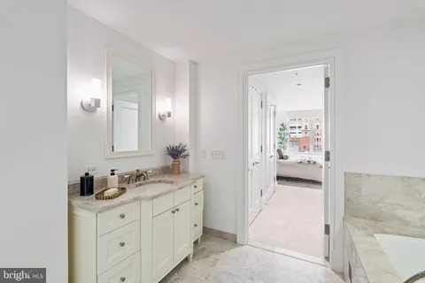 $685,000 | 130 South 18th Street, Unit 501, Philadelphia, PA 19103