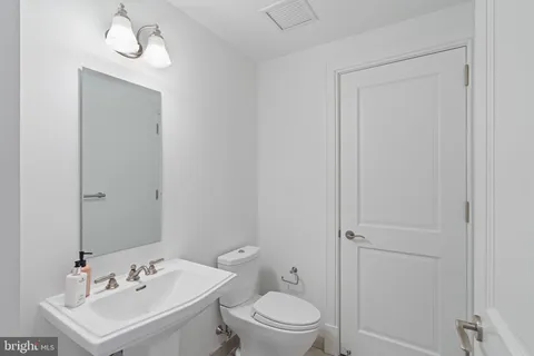 $685,000 | 130 South 18th Street, Unit 501, Philadelphia, PA 19103