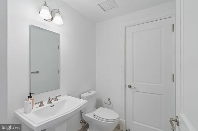 $685,000 | 130 South 18th Street, Unit 501, Philadelphia, PA 19103