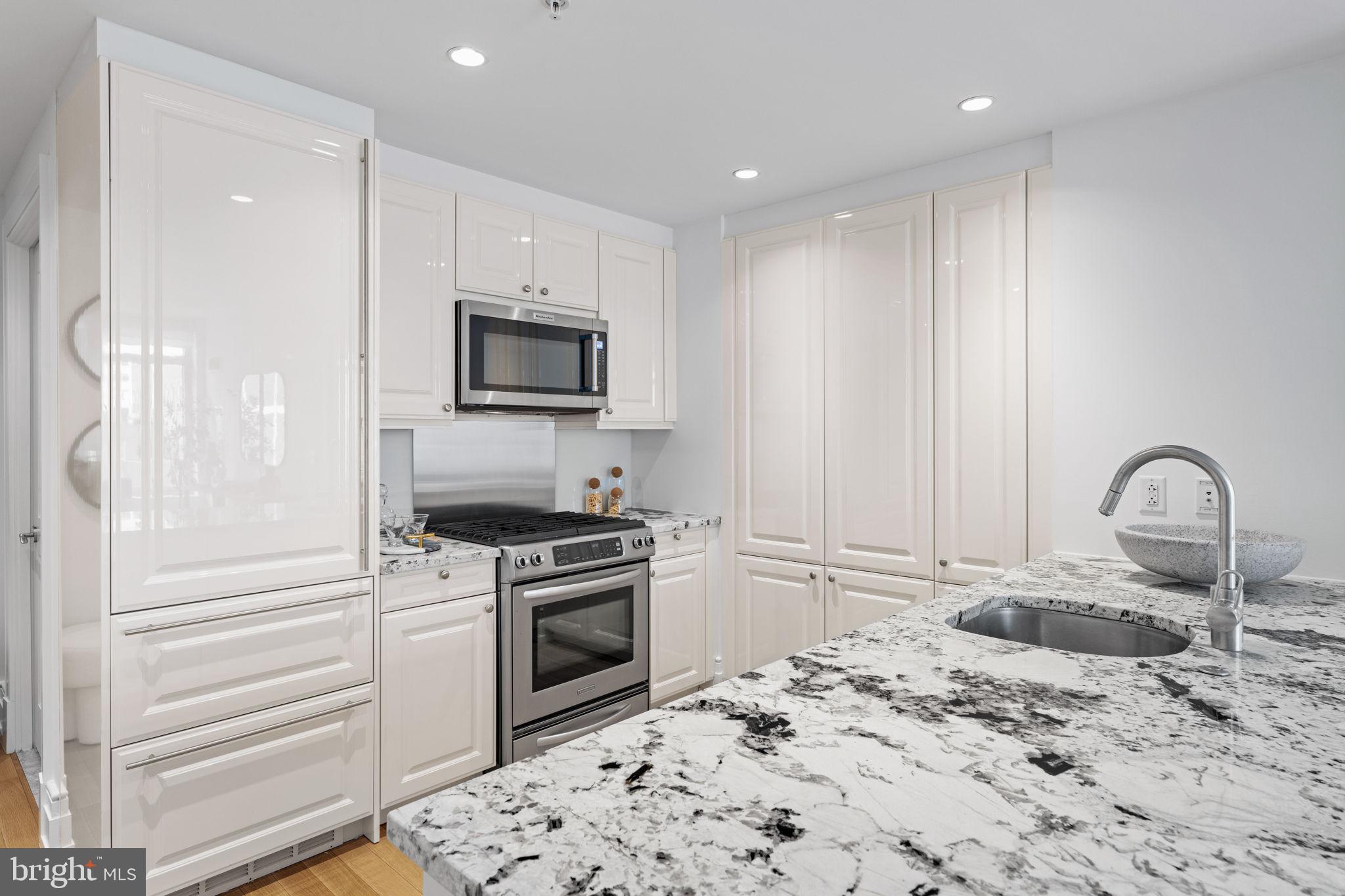 130 South 18th Street, Unit 501 Philadelphia, PA 19103 - Photo 7 of 43