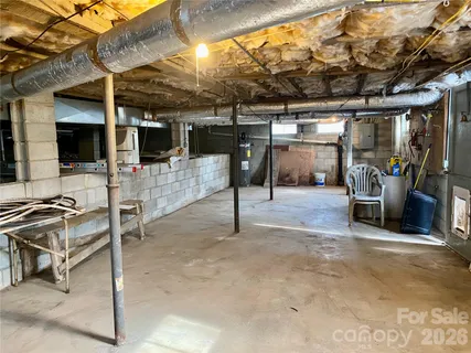 $189,900 | 306 Us Highway East, Hildebran, NC 28637