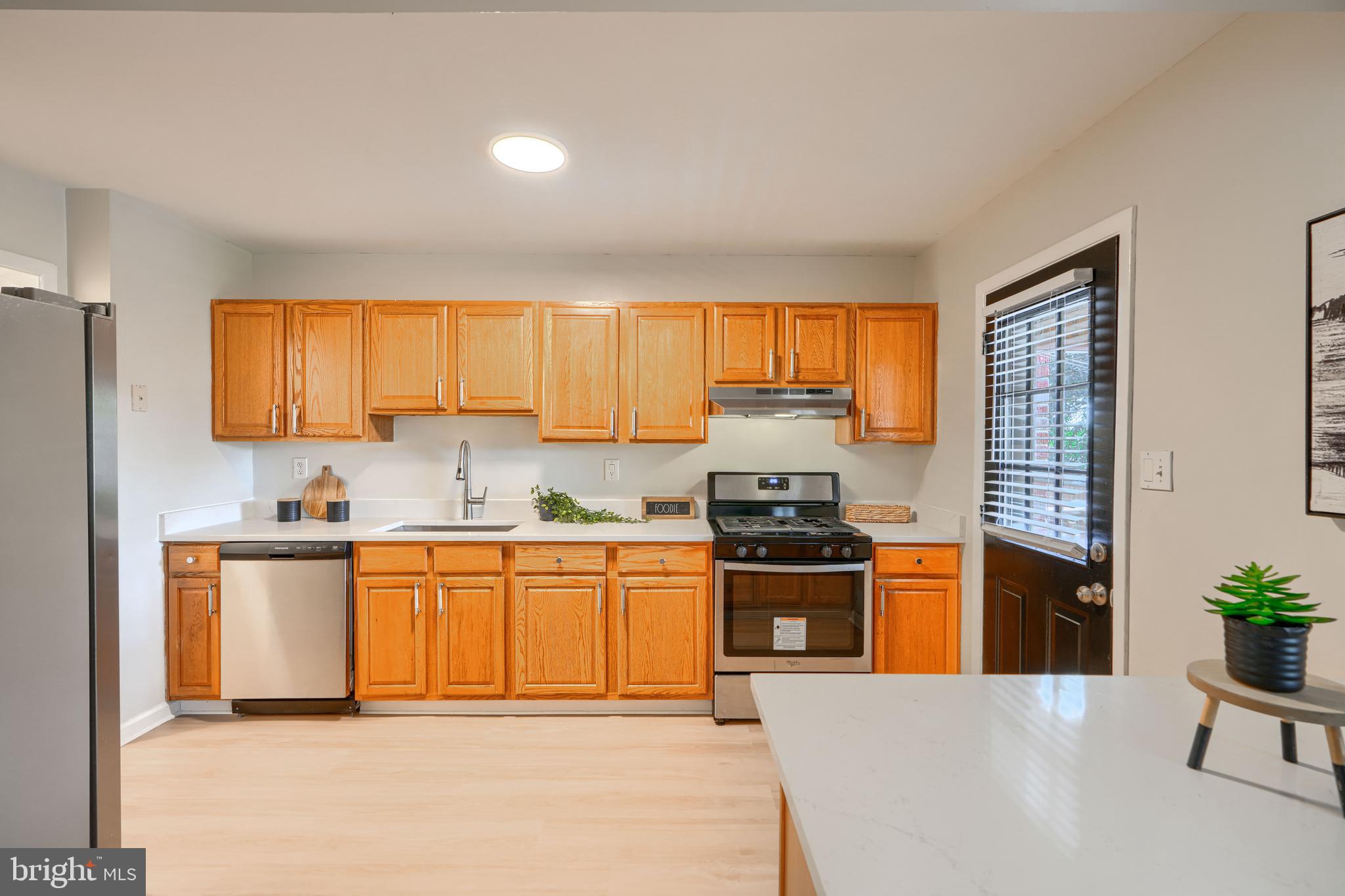 6190 Radecke Avenue Baltimore, MD 21206 - Photo 10 of 39