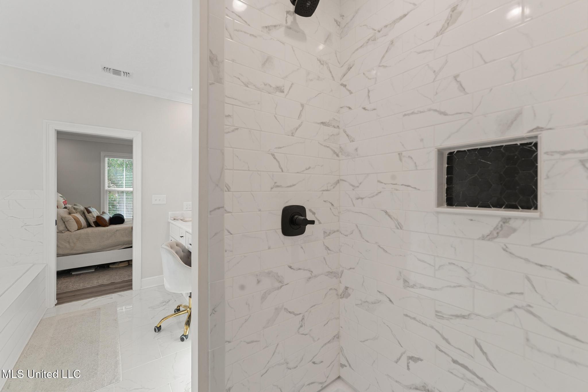 471 Cove Drive Biloxi, MS 39531 - Photo 20 of 37 020